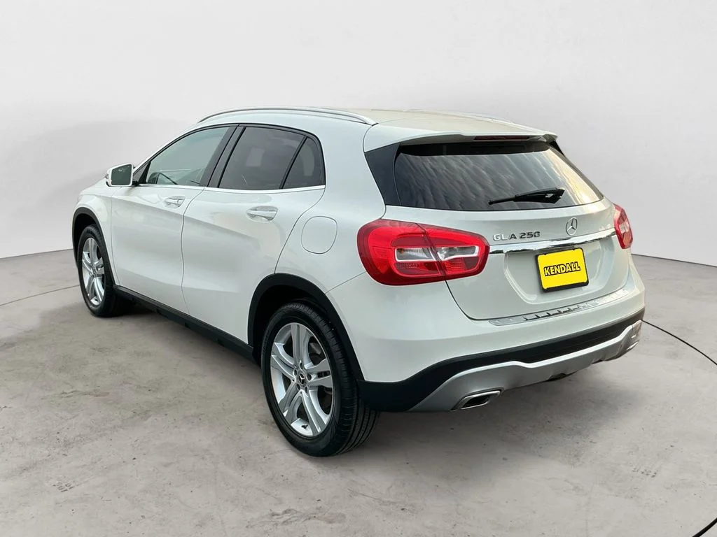 Used 2018 White Mercedes-Benz GLA 250 image 7