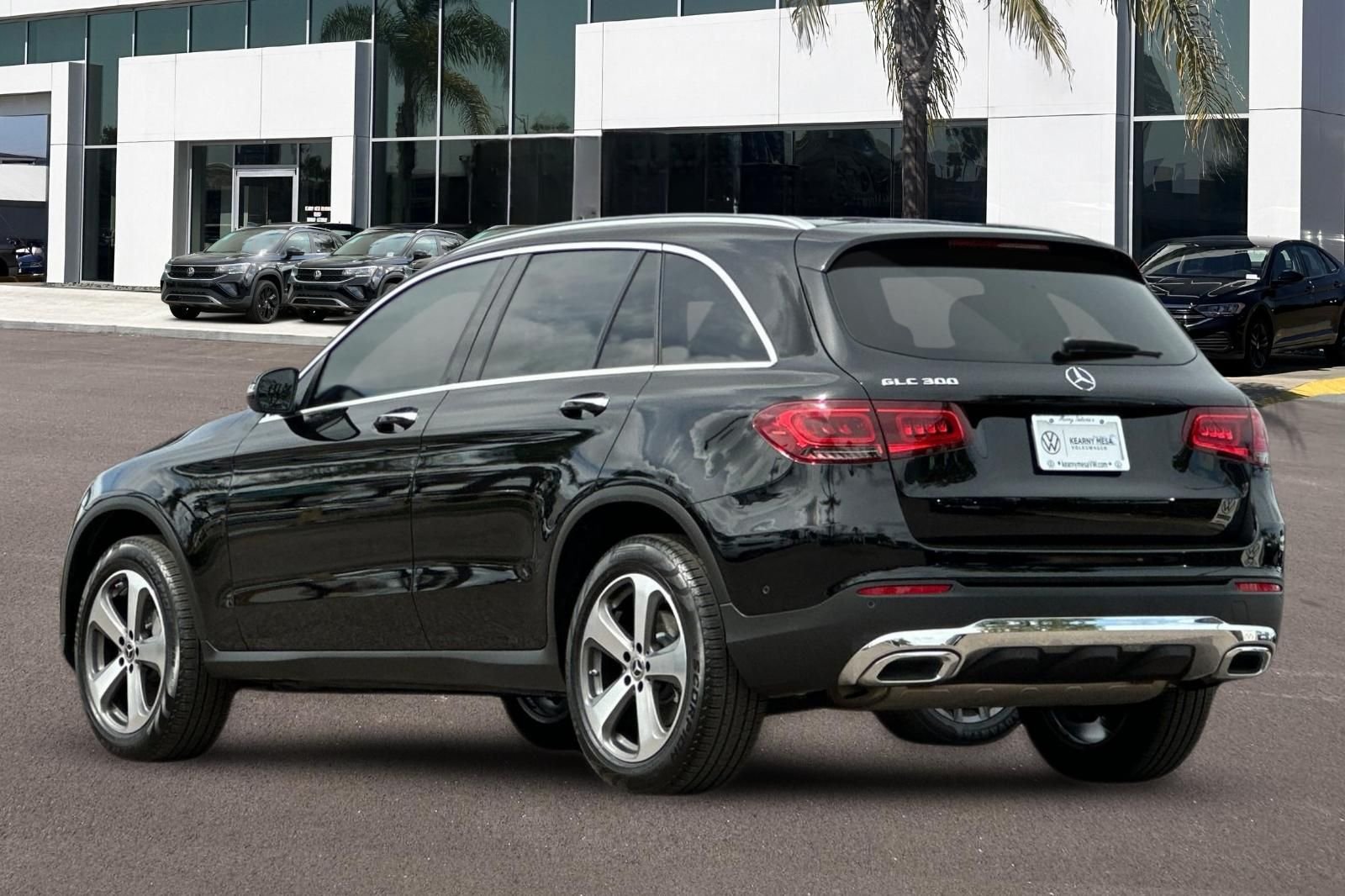 Used 2022 Black Mercedes-Benz GLC 300 image 5