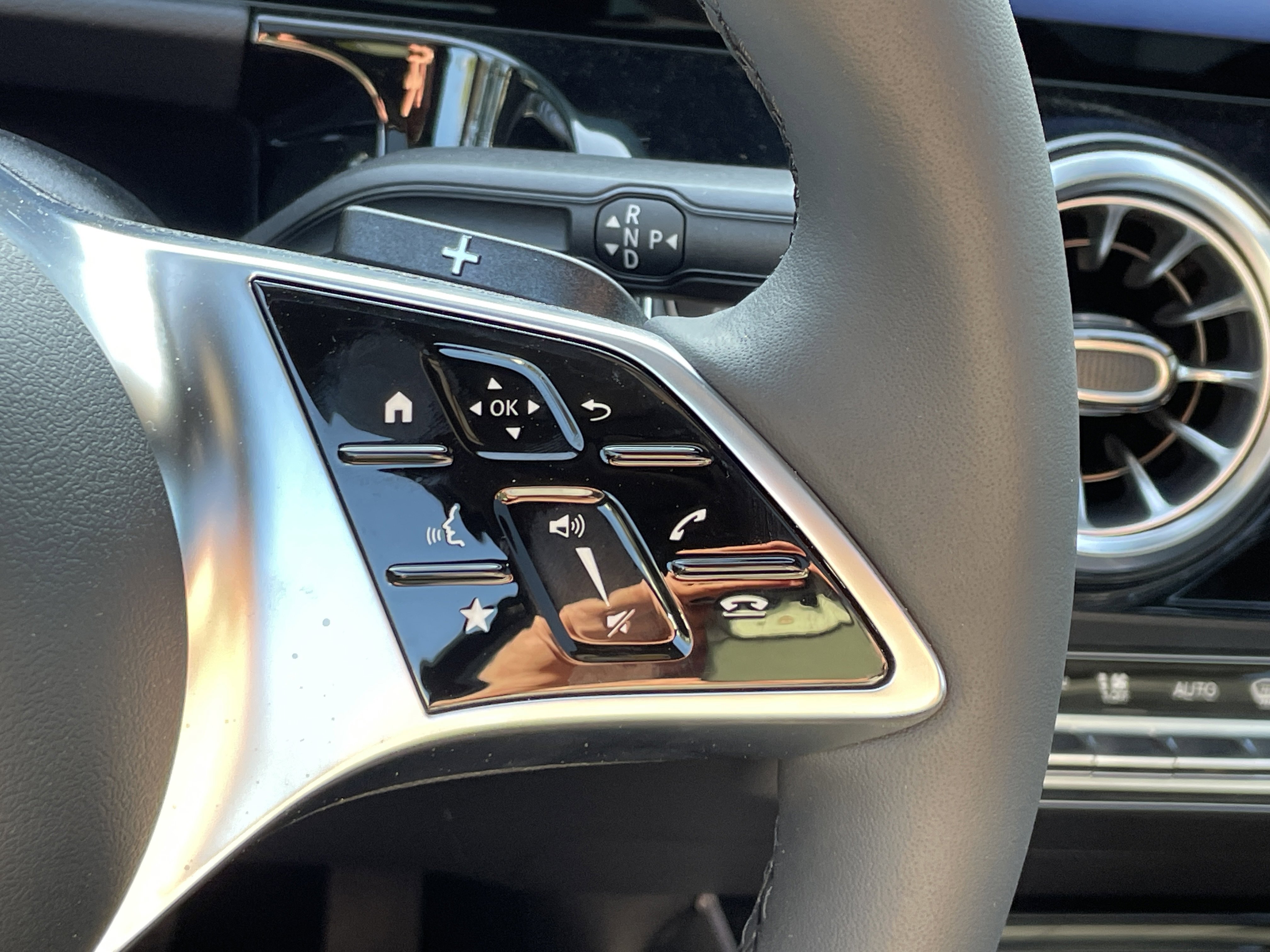 New 2026 Night Black Mercedes-Benz GLA 250 SUV image 25