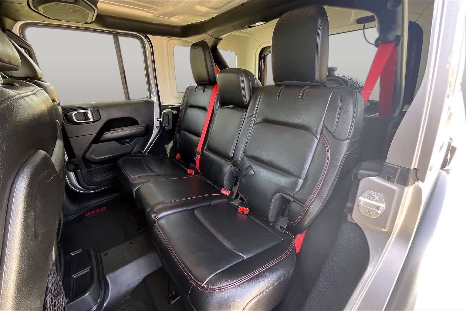 Used 2020 Billet Silver Metallic Clearcoat Jeep Recon image 19