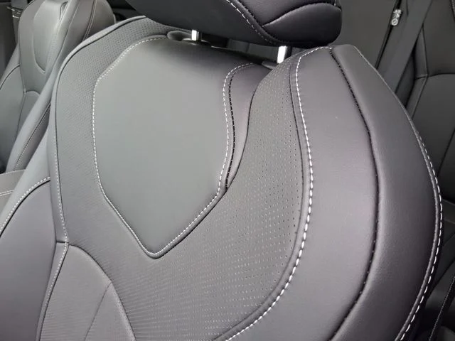 New 2027 RADIANT WHITE INFINITI Luxe FWD image 19