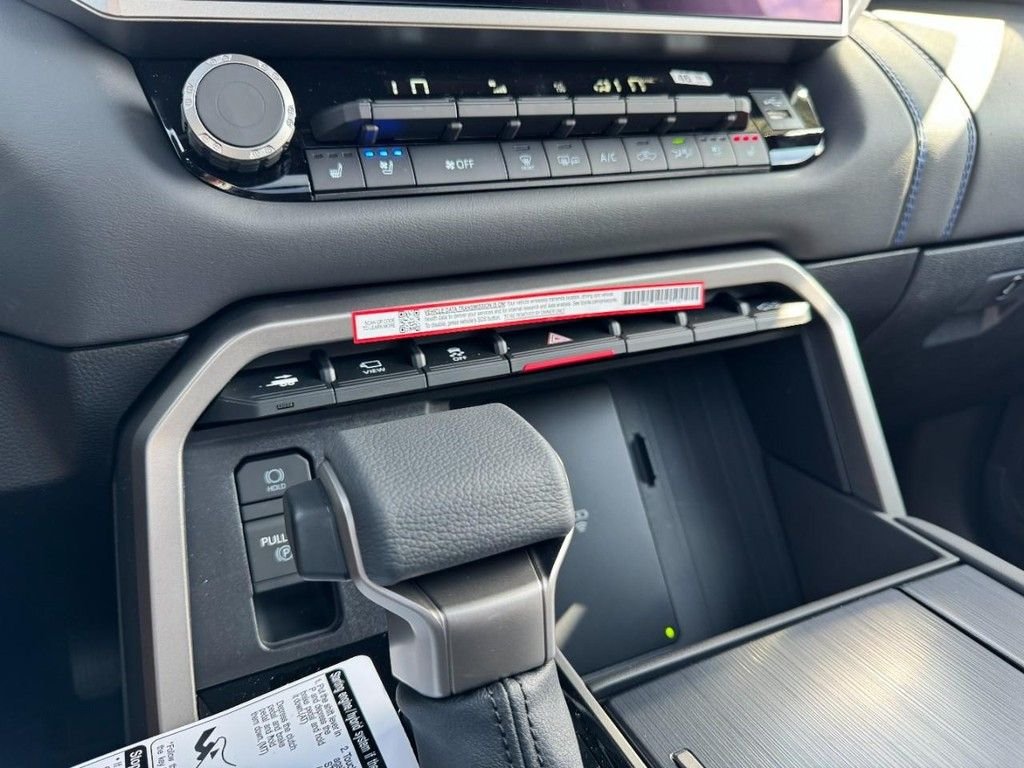 2026 Toyota Tundra Platinum - Photo 18