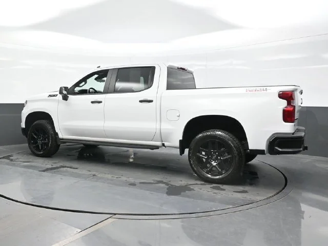 Used 2025 Summit White Chevrolet Custom Trail Boss image 3