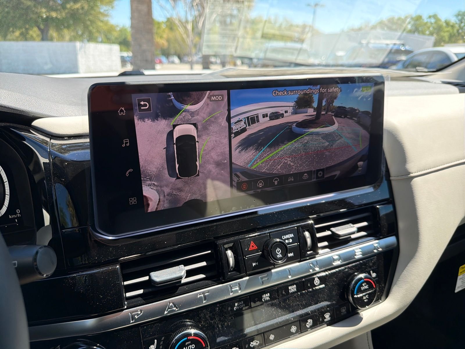 New 2026 Nissan Pathfinder SL 4D Sport Utility