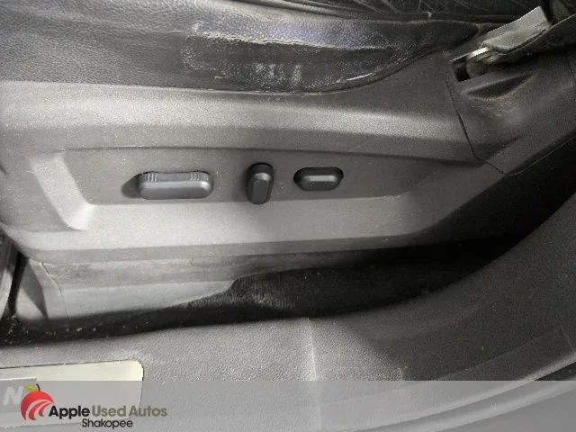 Used 2011  Lincoln Base image 15