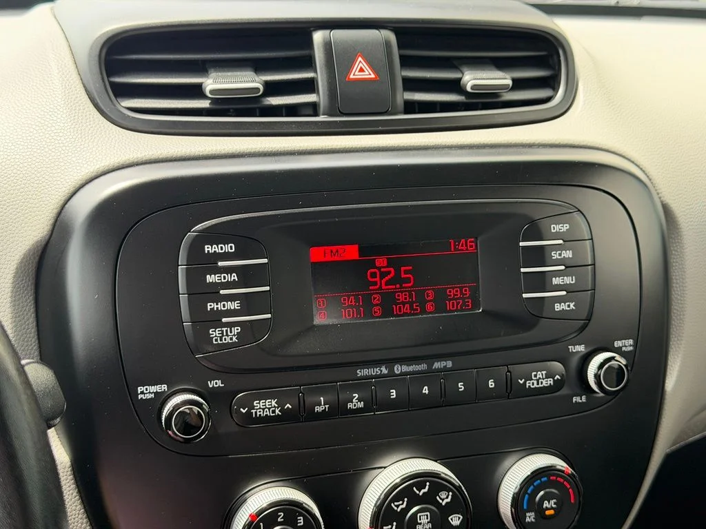Used 2016 Silver Kia Base image 13