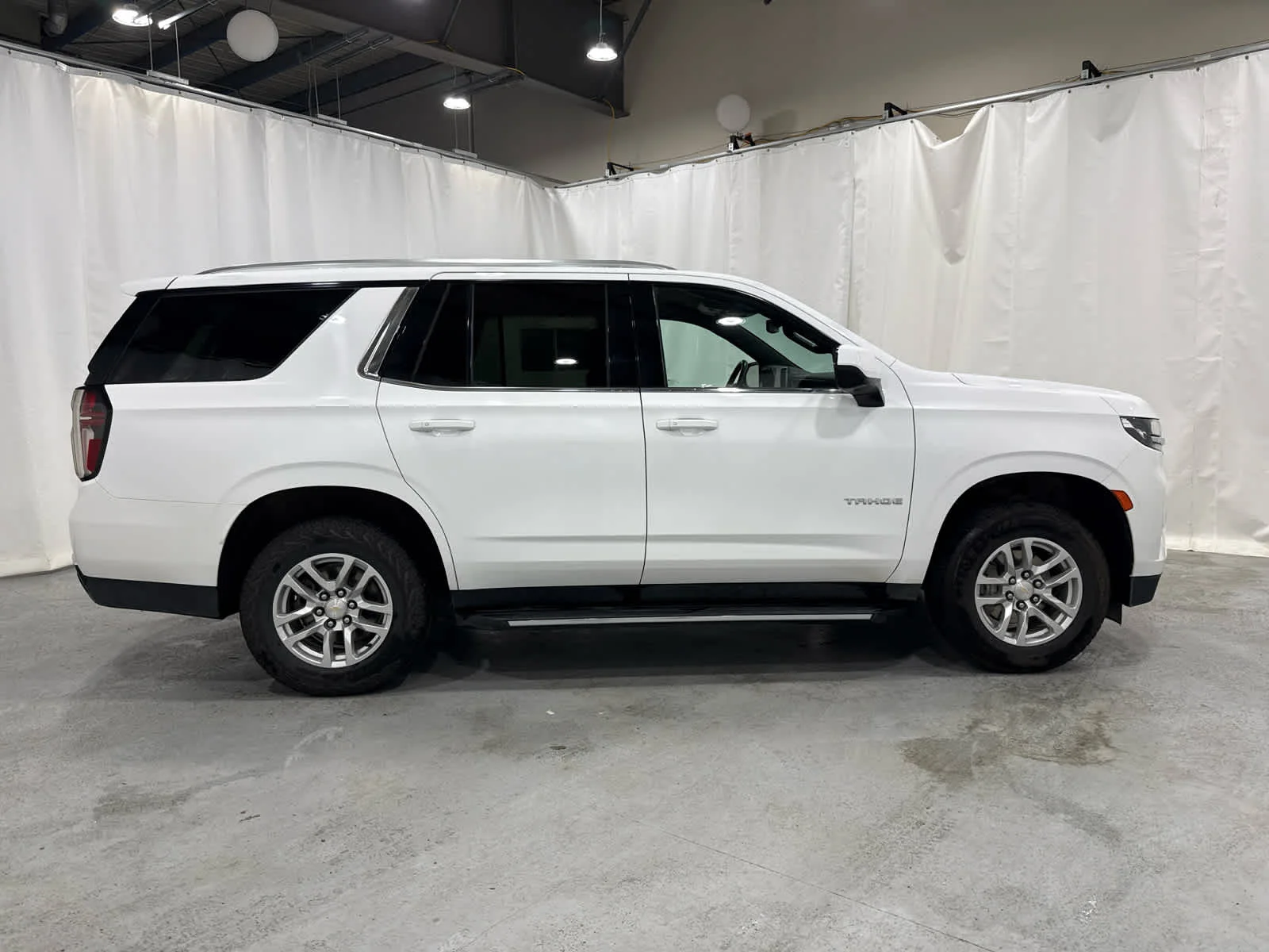 Used 2024 Summit White Chevrolet LT image 6