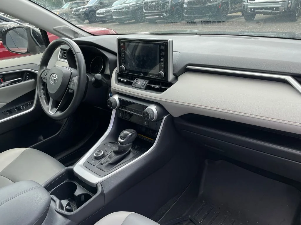 Used 2021 Gray Toyota XLE Premium image 22
