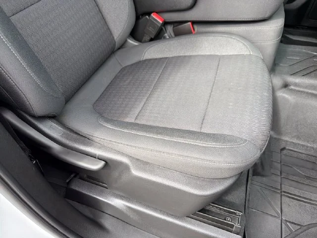 Used 2022 White Chevrolet Custom image 26
