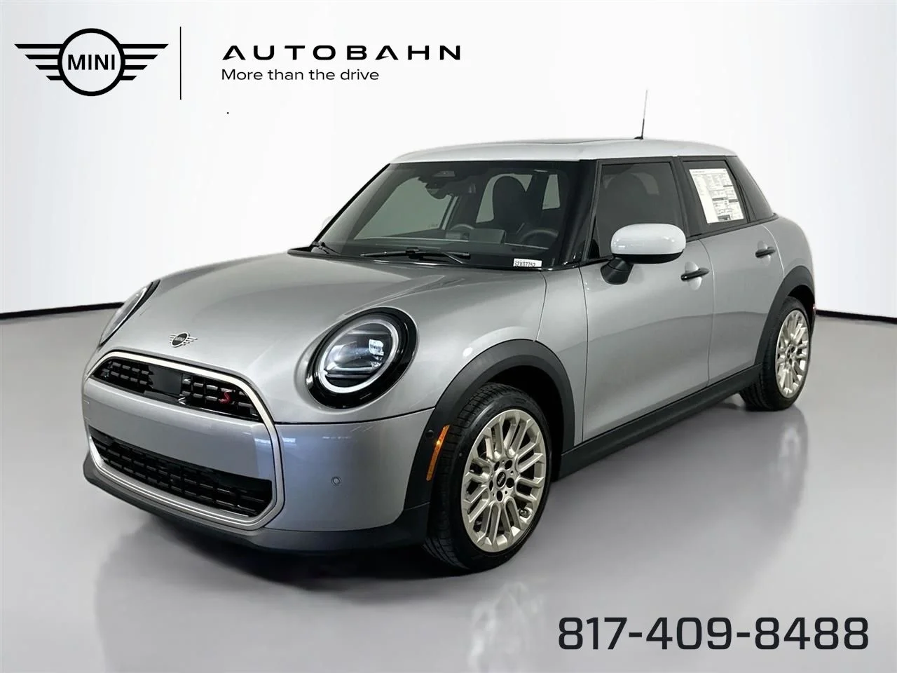 2025 MINI Hardtop Cooper S Signature's photo