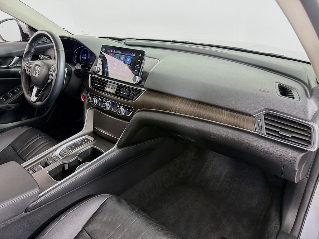 Used 2022 Lunar Silver Metallic Honda Touring image 30