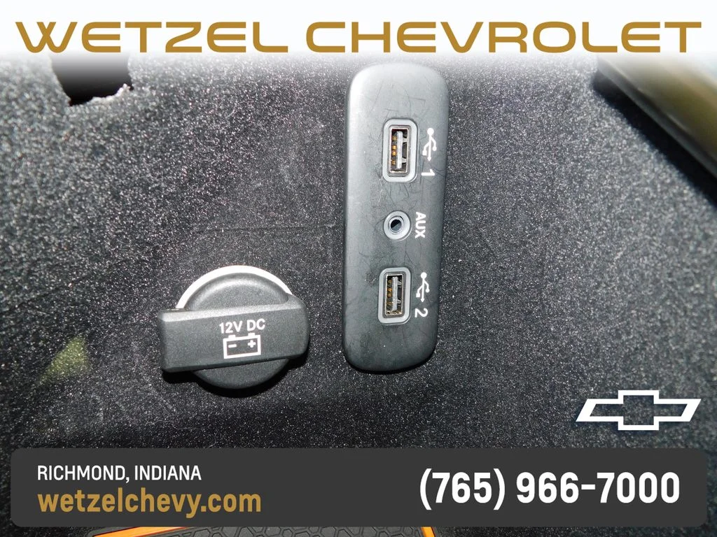 Used 2023 Orange Dodge SXT image 30