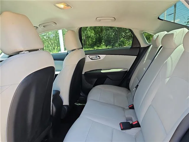 Used 2023 Gravity Gray KIA LXS (IVT) image 9