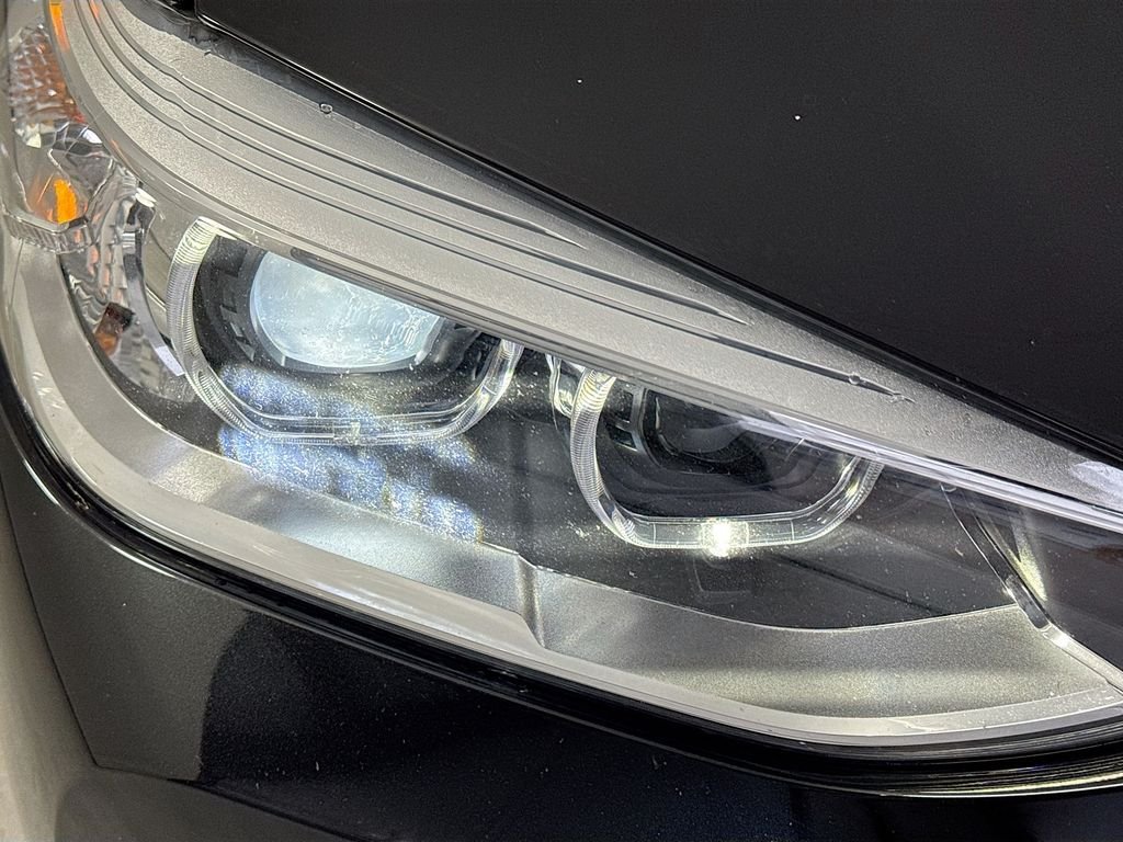 Used 2019 Black Sapphire Metallic BMW sDrive30i image 41