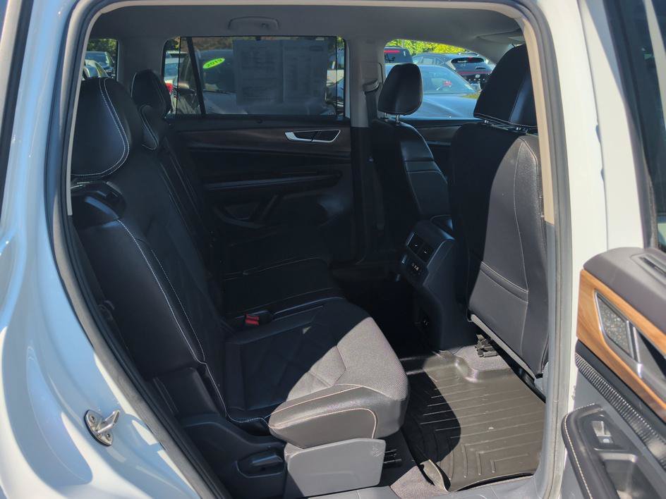 Used 2024 White Volkswagen 2.0T SE w/Technology image 13