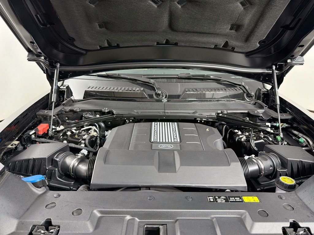New 2026 Santorini Black Land Rover V8 image 33