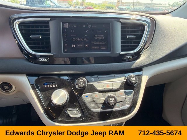 Used 2023 Black Chrysler LX image 17