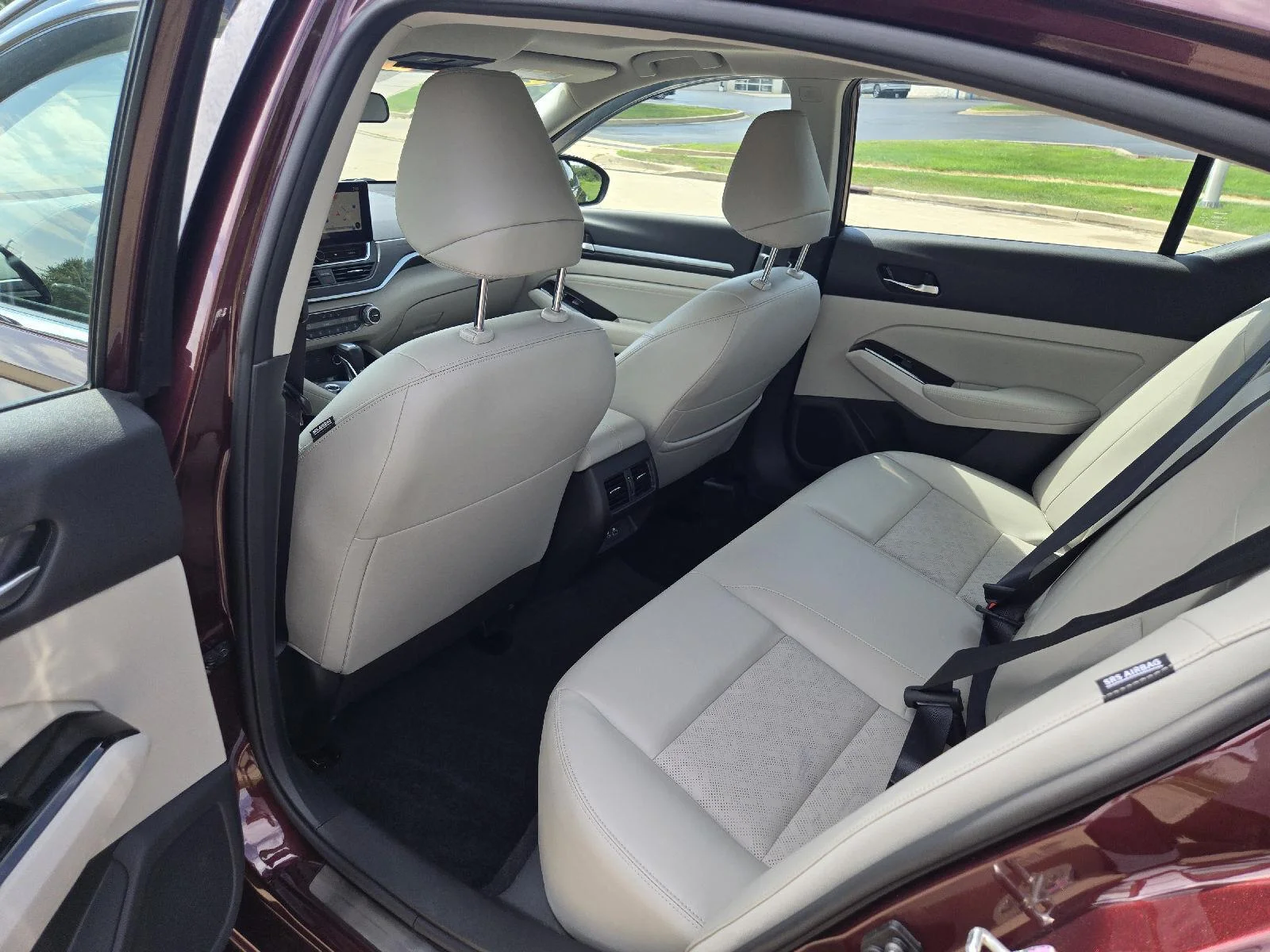 Used 2023 Garnet Pearl Metallic Nissan 2.5 SL image 25