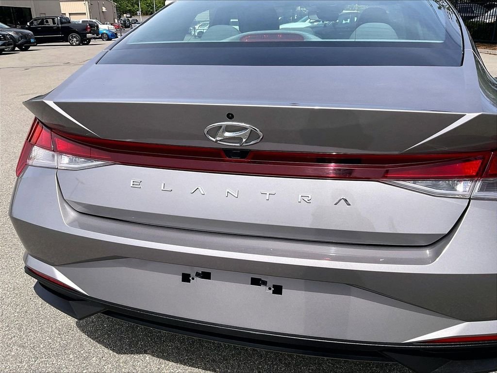 Used 2023 Silver Hyundai SEL image 28