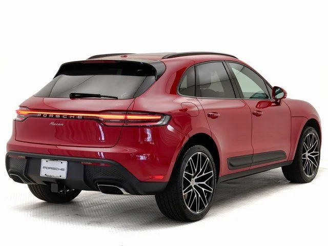 2025 Porsche Macan - Photo 33
