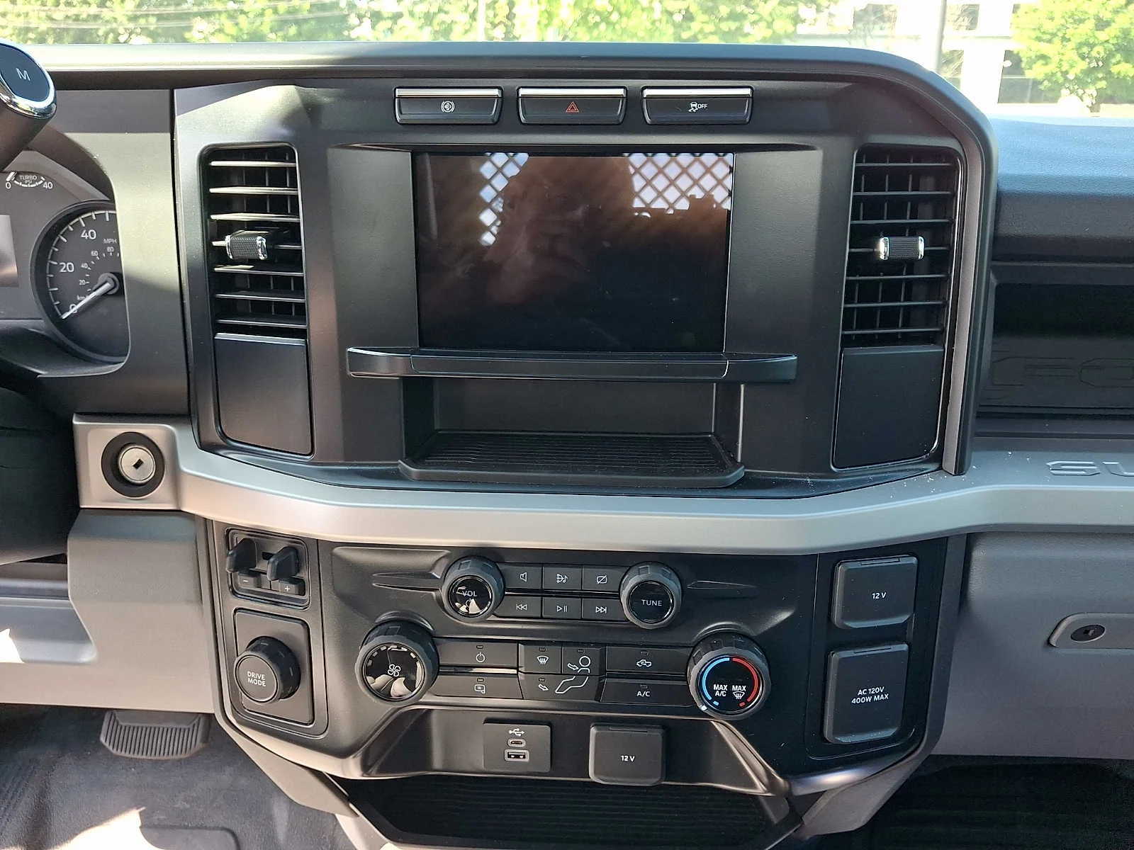 Used 2024 Oxford White Ford XL image 10