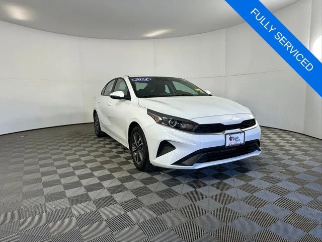 2024 Kia Forte LXS AT's photo