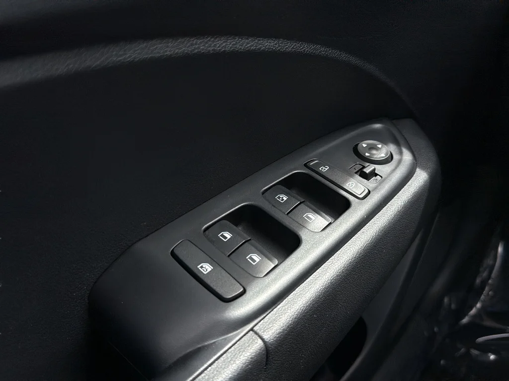Used 2024 Onyx Black Hyundai SEL image 22