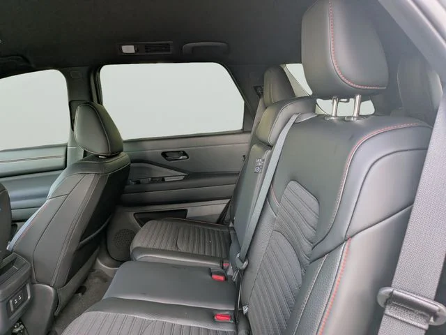 New 2026 Boulder Gray Pearl / Super Black Two-tone Nissan Rock Creek® image 14