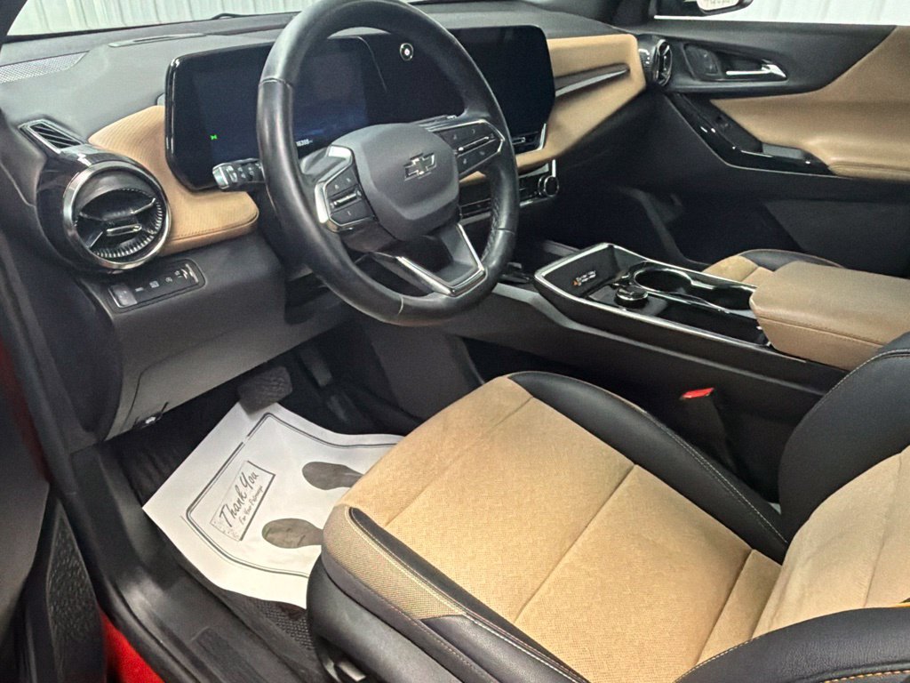 Used 2025 Red Chevrolet ACTIV image 27