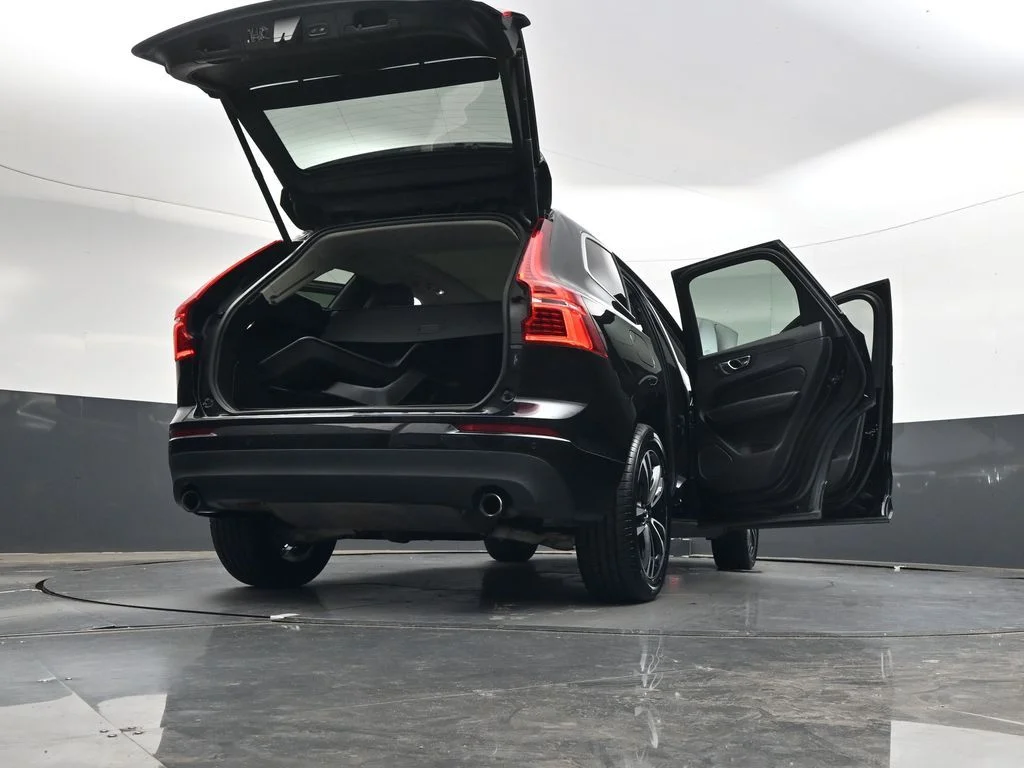 Used 2020 Onyx Black Metallic Volvo T6 Momentum image 51