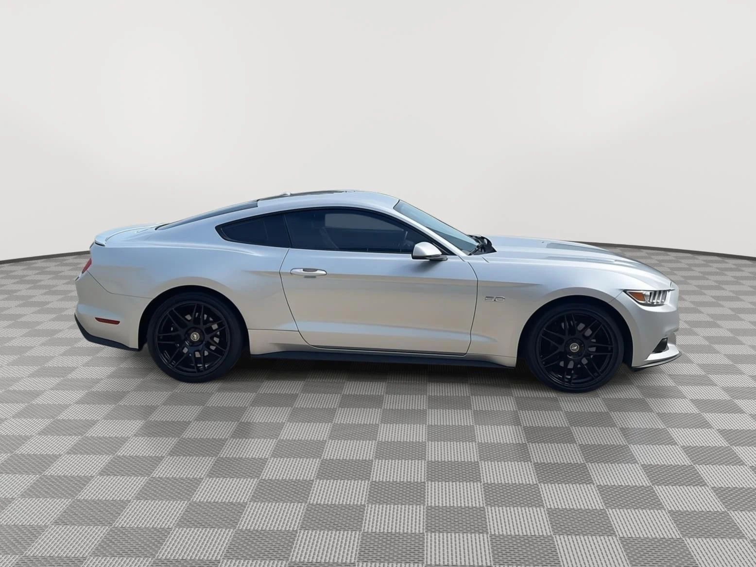 Used 2015 Ingot Silver Ford GT Premium image 2