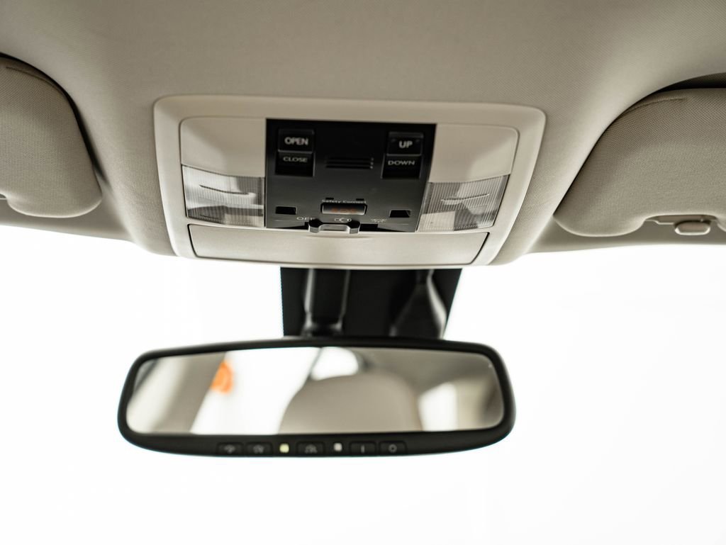 Used 2014 Pearl Lexus 200h image 39