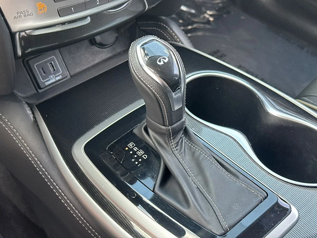 Used 2020 Black INFINITI LUXE image 28