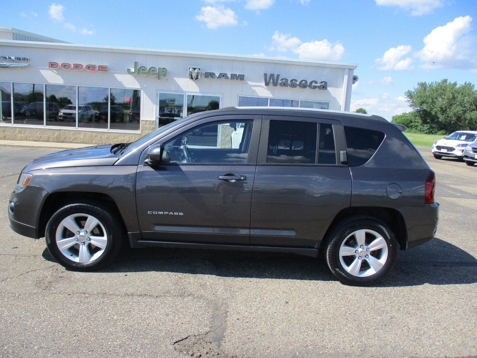 Used 2016 Jeep Compass Latitude with VIN 1C4NJDEB5GD541732 for sale in Waseca, MN