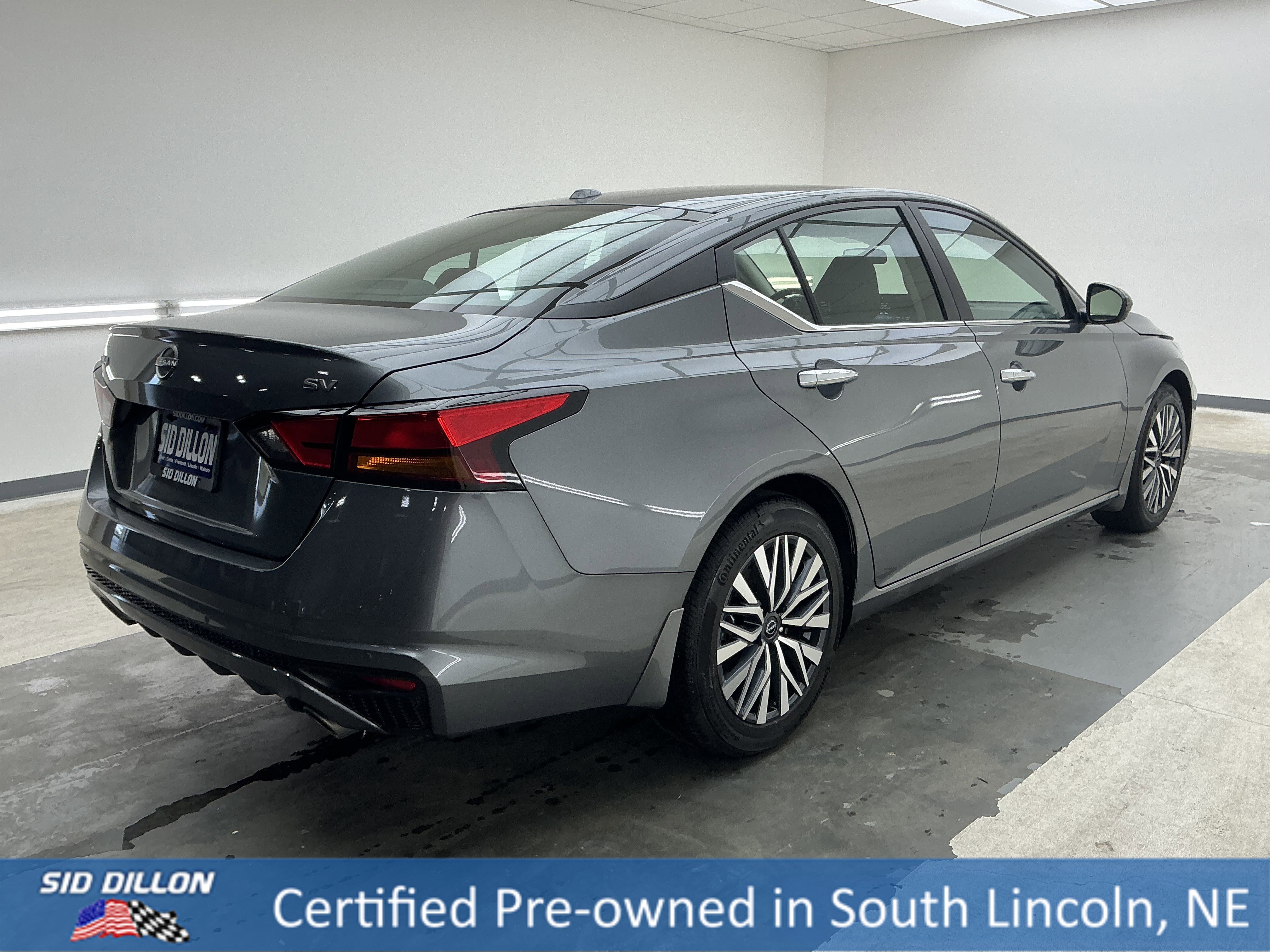 Used 2024 Gun Metallic Nissan 2.5 SV image 4