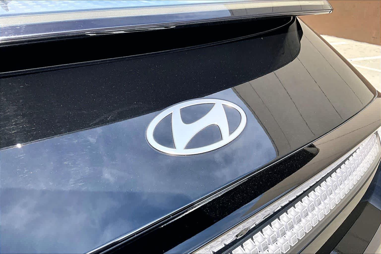 Used 2023 Onyx Black Hyundai SEL image 28