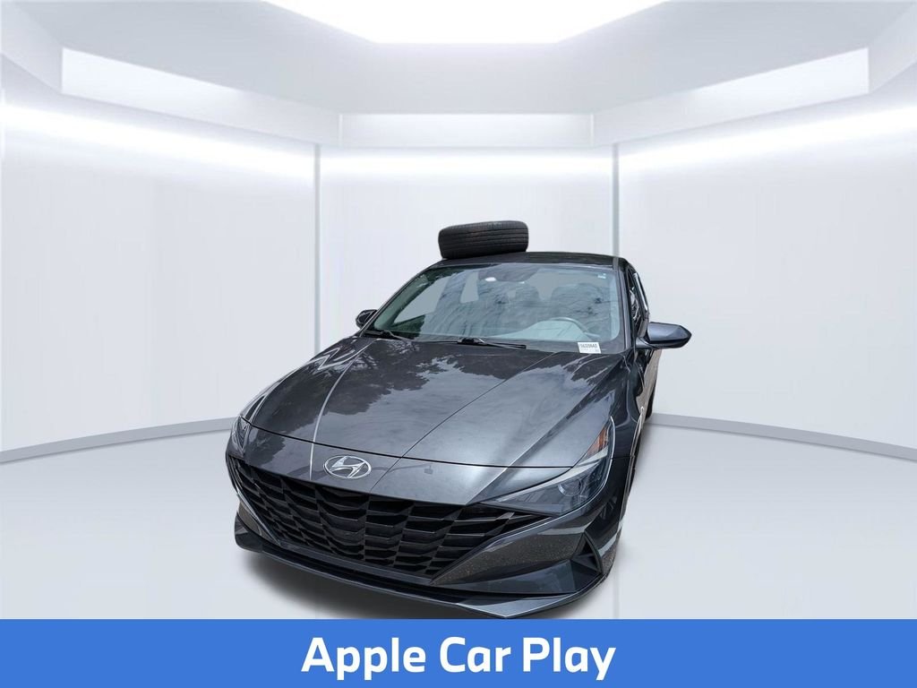 Used 2022 Gray Hyundai SEL image 2