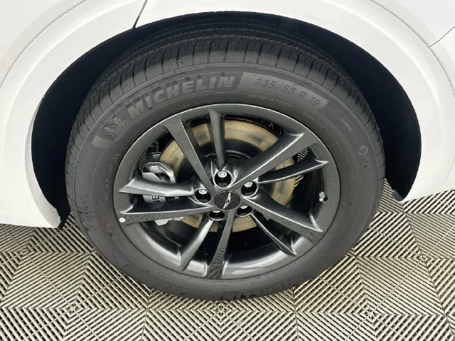 New 2027 White Genesis 2.5T Advanced image 23