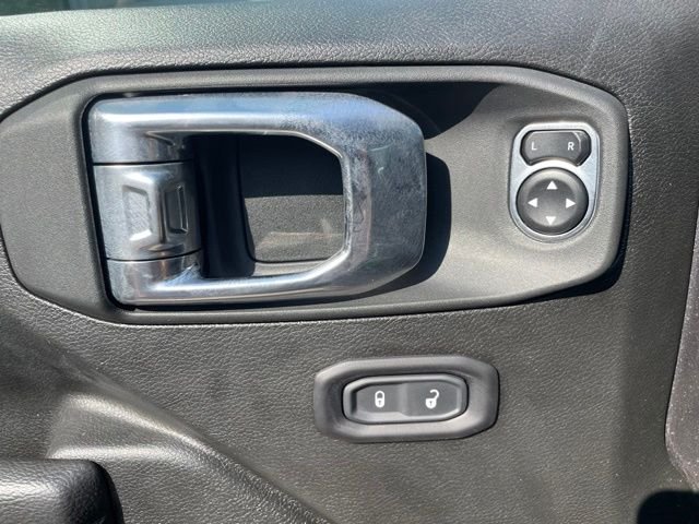 Used 2025 Granite Crystal Clearcoat Metallic Jeep Mojave image 15