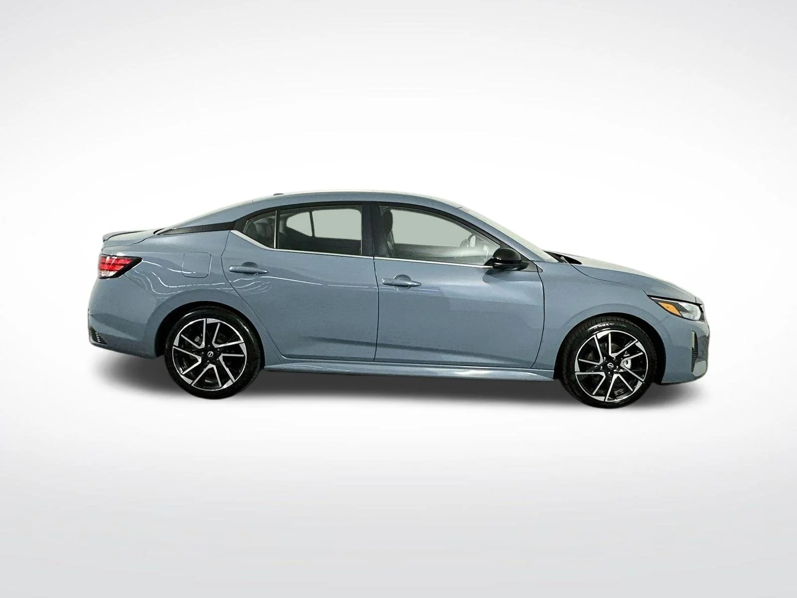 Used 2025 Atlantic Gray Metallic Nissan SR image 9