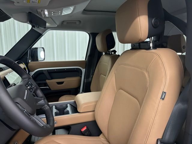 New 2026 Fuji White Land Rover S image 11