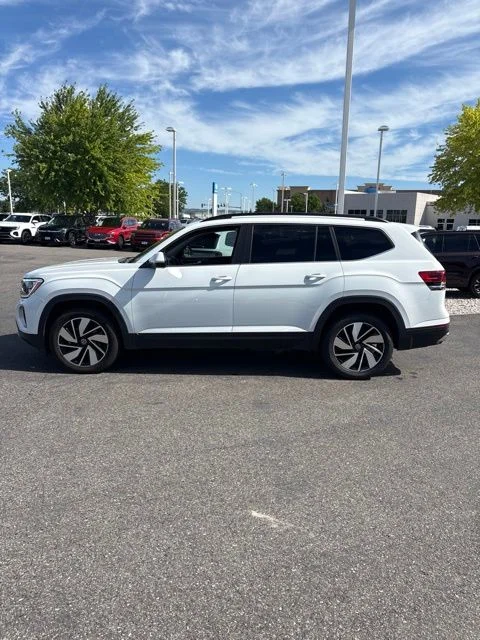 2024 Volkswagen Atlas SE w/Tech - Photo 7