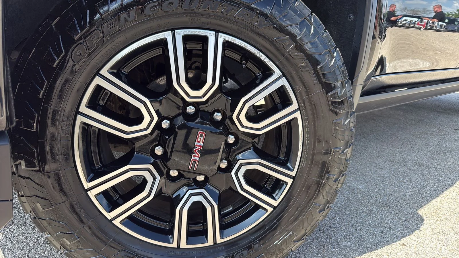 Used 2022 Black GMC AT4 image 27