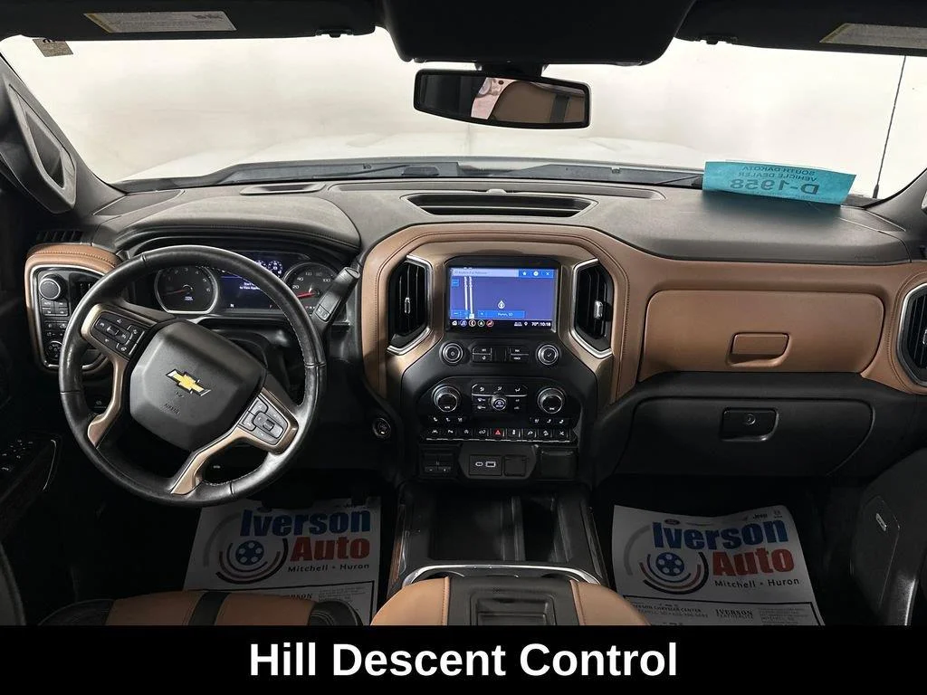 Used 2019 Iridescent Pearl Tricoat Chevrolet High Country image 30