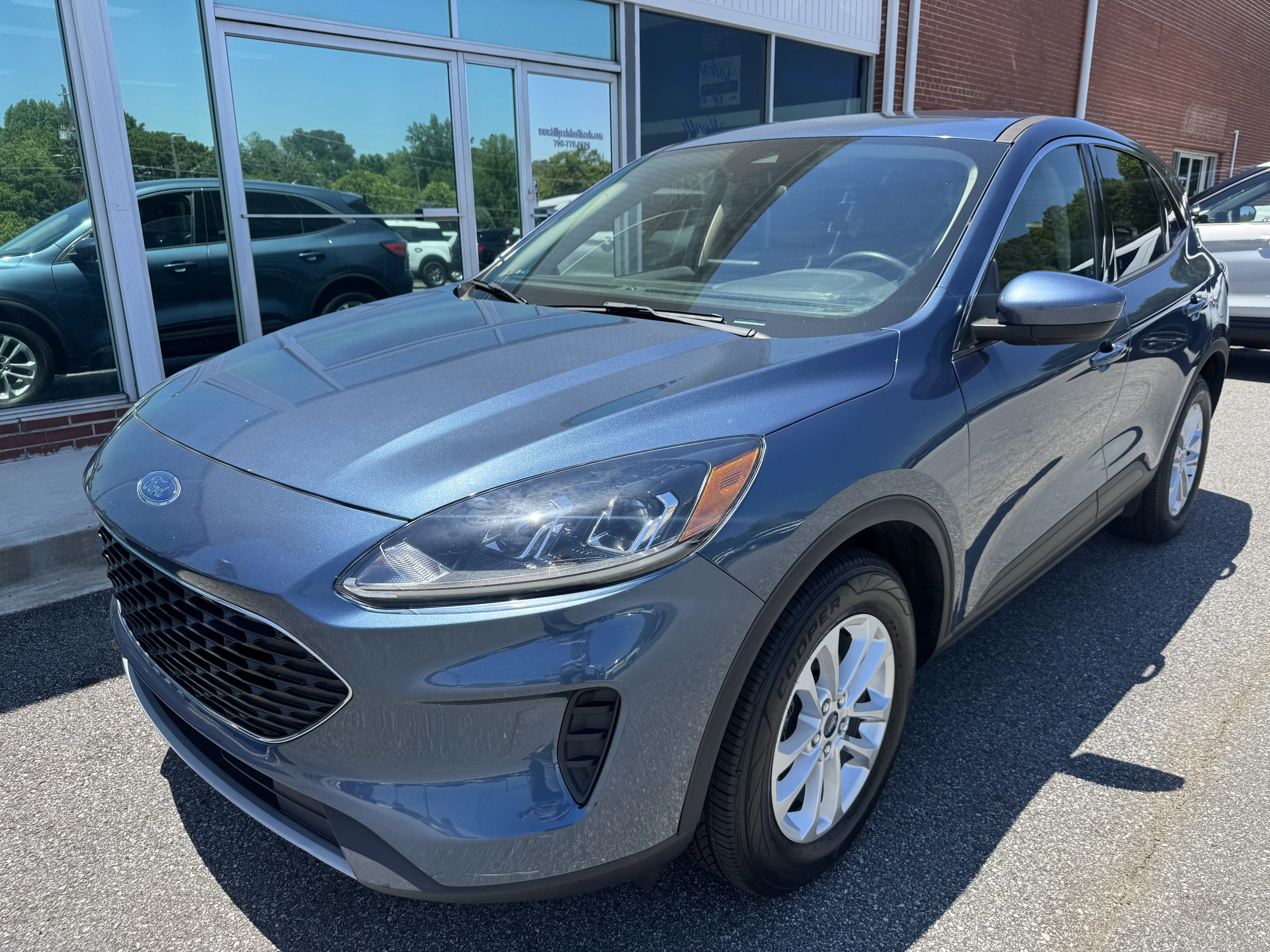 Used 2020 Blue Metallic Ford SE image 5