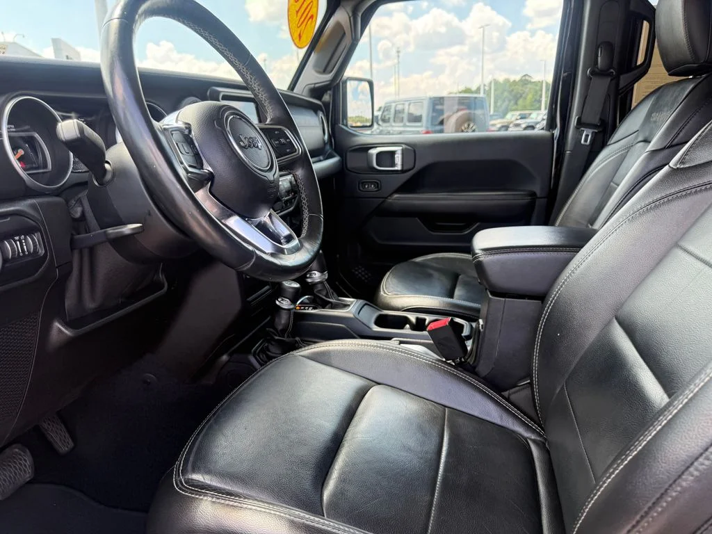Used 2018 Black Jeep Unlimited Sahara image 4