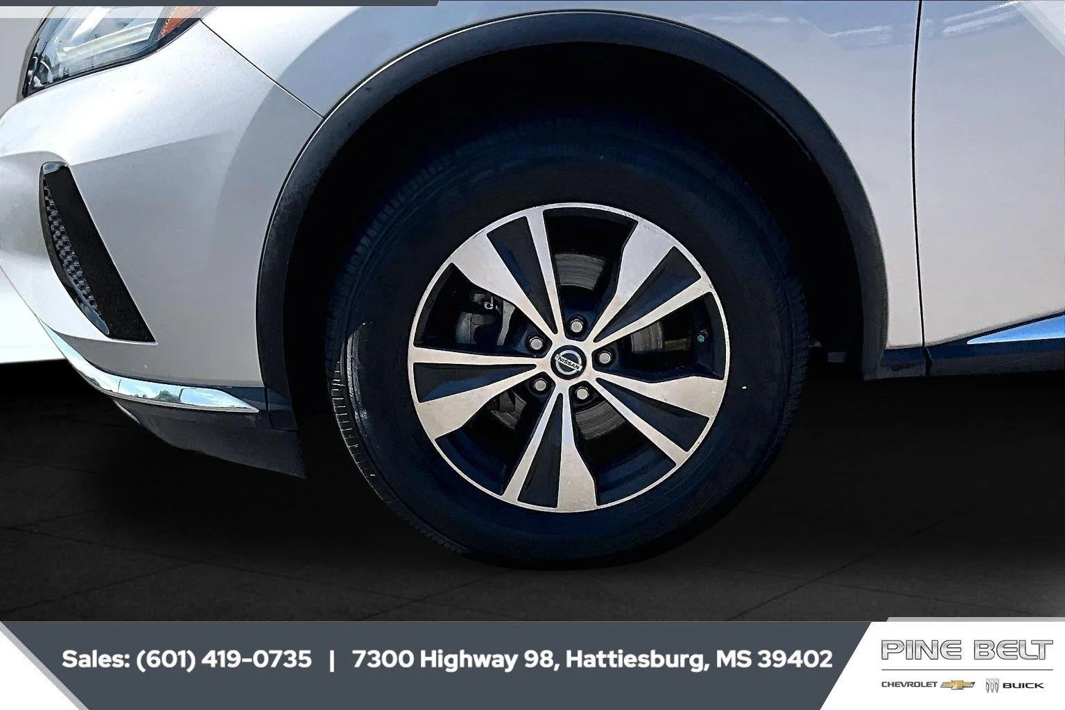 Used 2019 Brilliant Silver Metallic Nissan S image 7