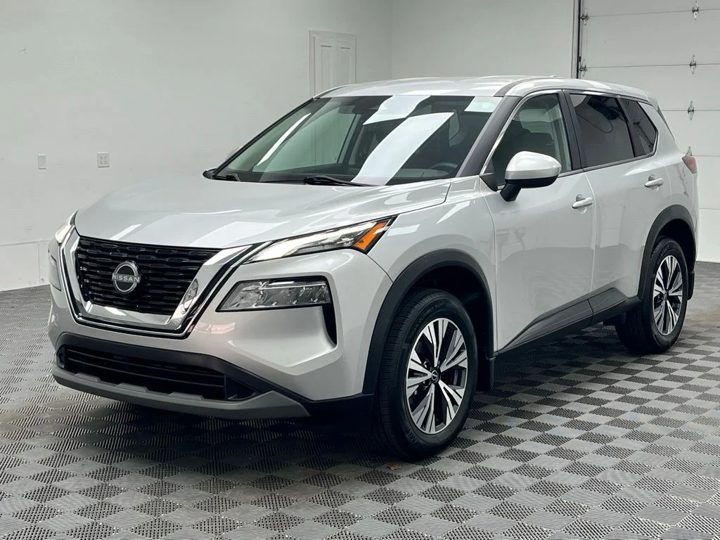 Used 2023 Silver Nissan SV image 13