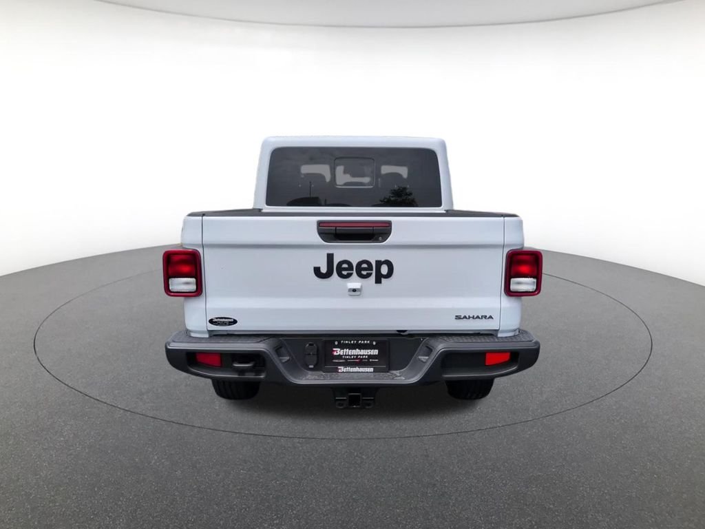 New 2026 Bright White Clear-Coat Exterior Paint Jeep Sahara image 9