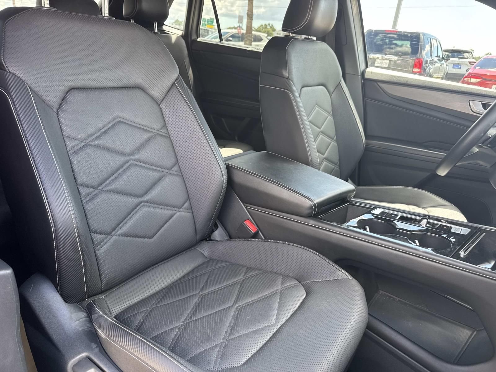Used 2024 Silver Volkswagen 2.0T SE w/Technology image 11